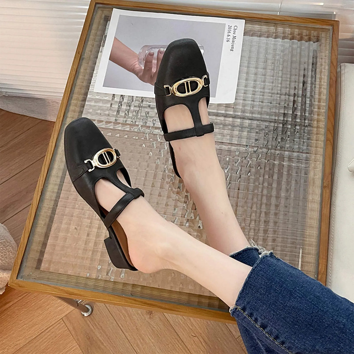 Modische Damen-Sommersandalen mit niedrigem Absatz, luxuriöse Retro-Metallschuhe für Damen, verschleißfeste tägliche Wanderpantoffeln