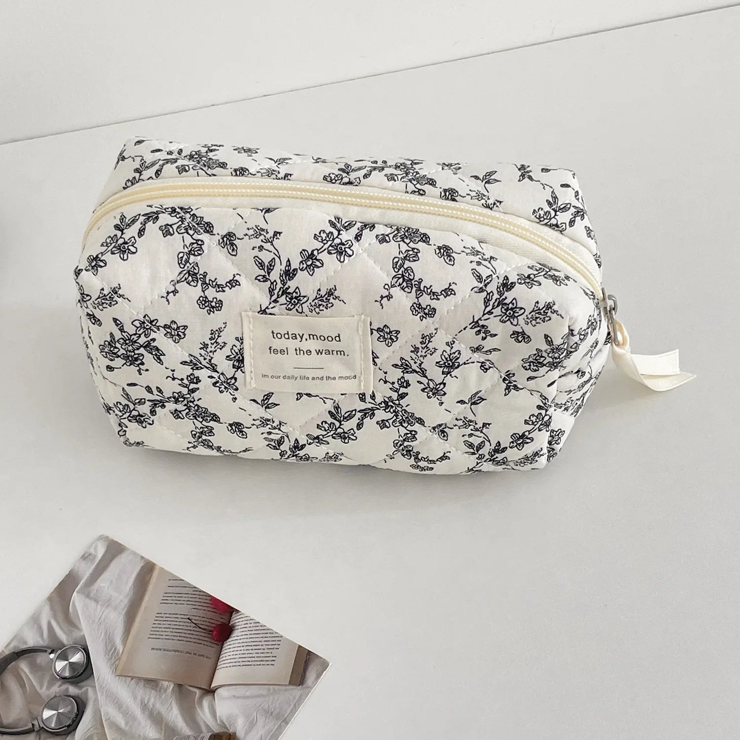 Fashion Ins Black Flower Borse trapuntate da donna Borsa da viaggio Organizer Custodia per trucco cosmetico Borsa tote portatile con cerniera