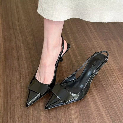 Sandales d'été 2026 pour femme à talon haut, chaussures élégantes à bout pointu avec bride arrière, design tendance pour banquets et fêtes