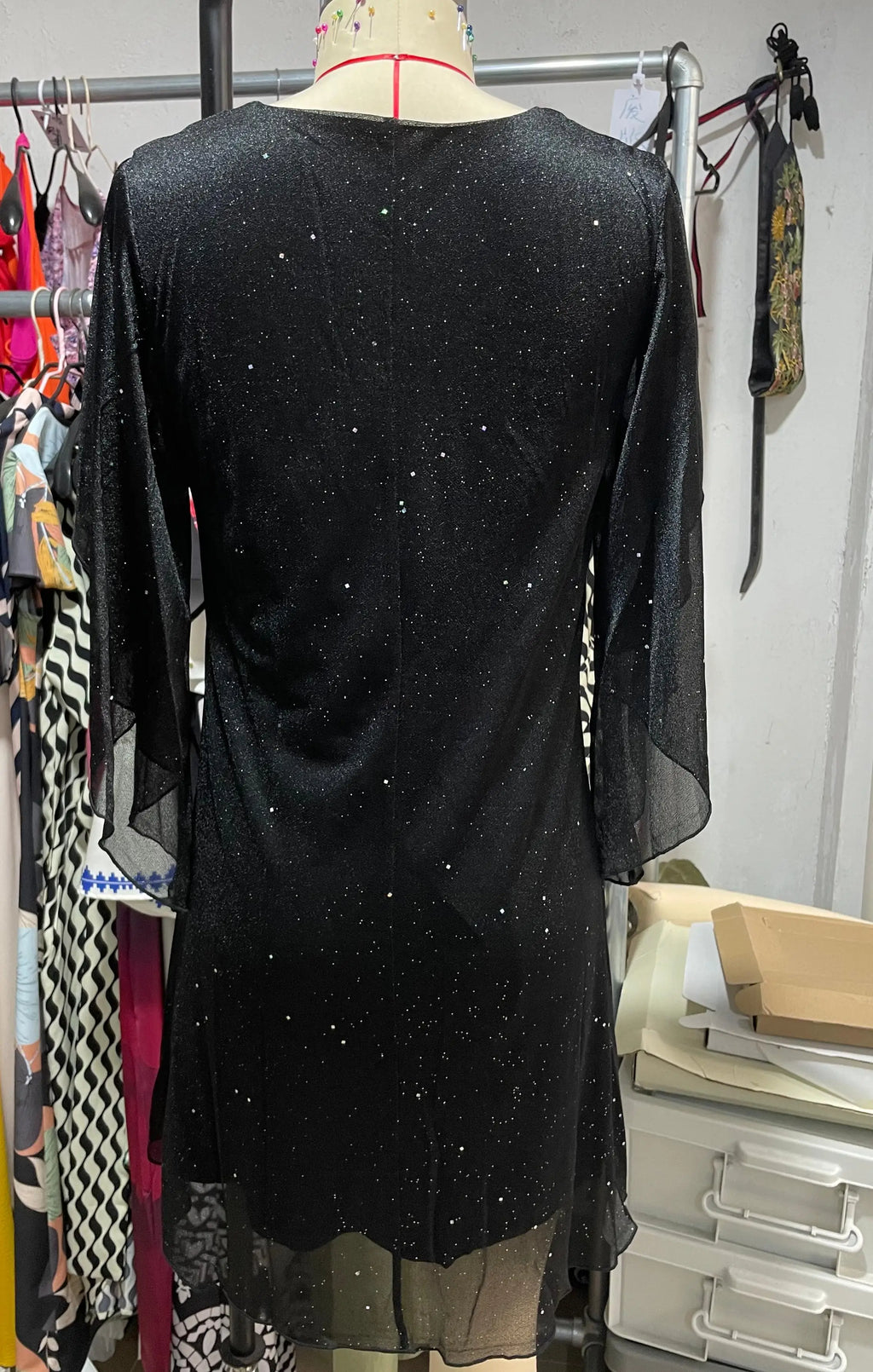 Nuovi abiti per le donne Estate manica corta con scollo a V Abito da donna Moda allentato Abito nero Donna Abiti De Verano Mujer 2025 Q103