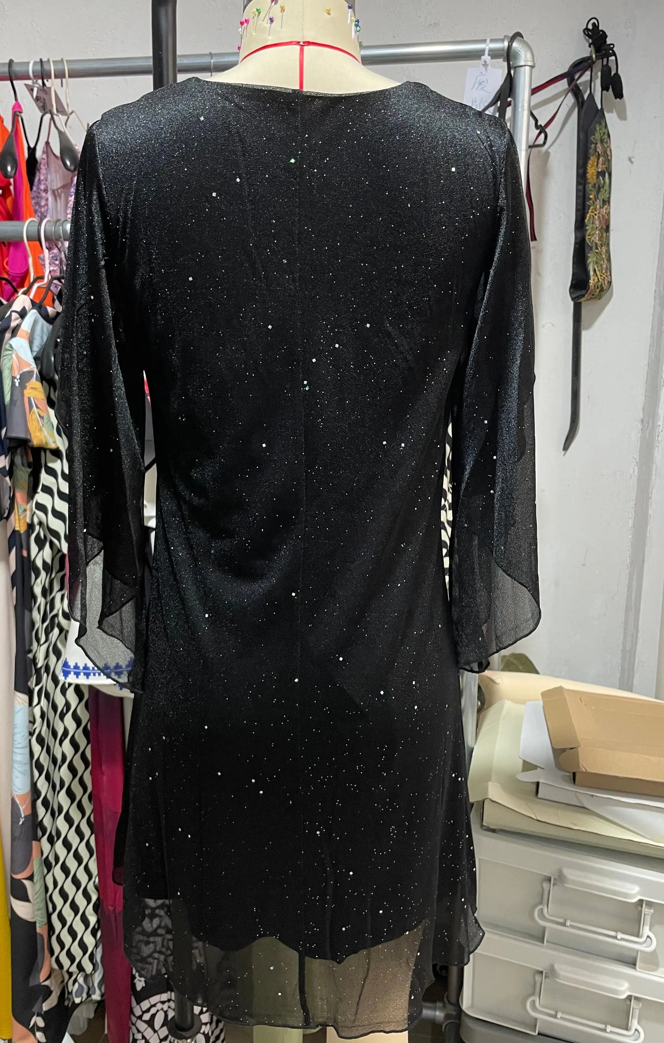 Nuovi abiti per le donne Estate manica corta con scollo a V Abito da donna Moda allentato Abito nero Donna Abiti De Verano Mujer 2025 Q103