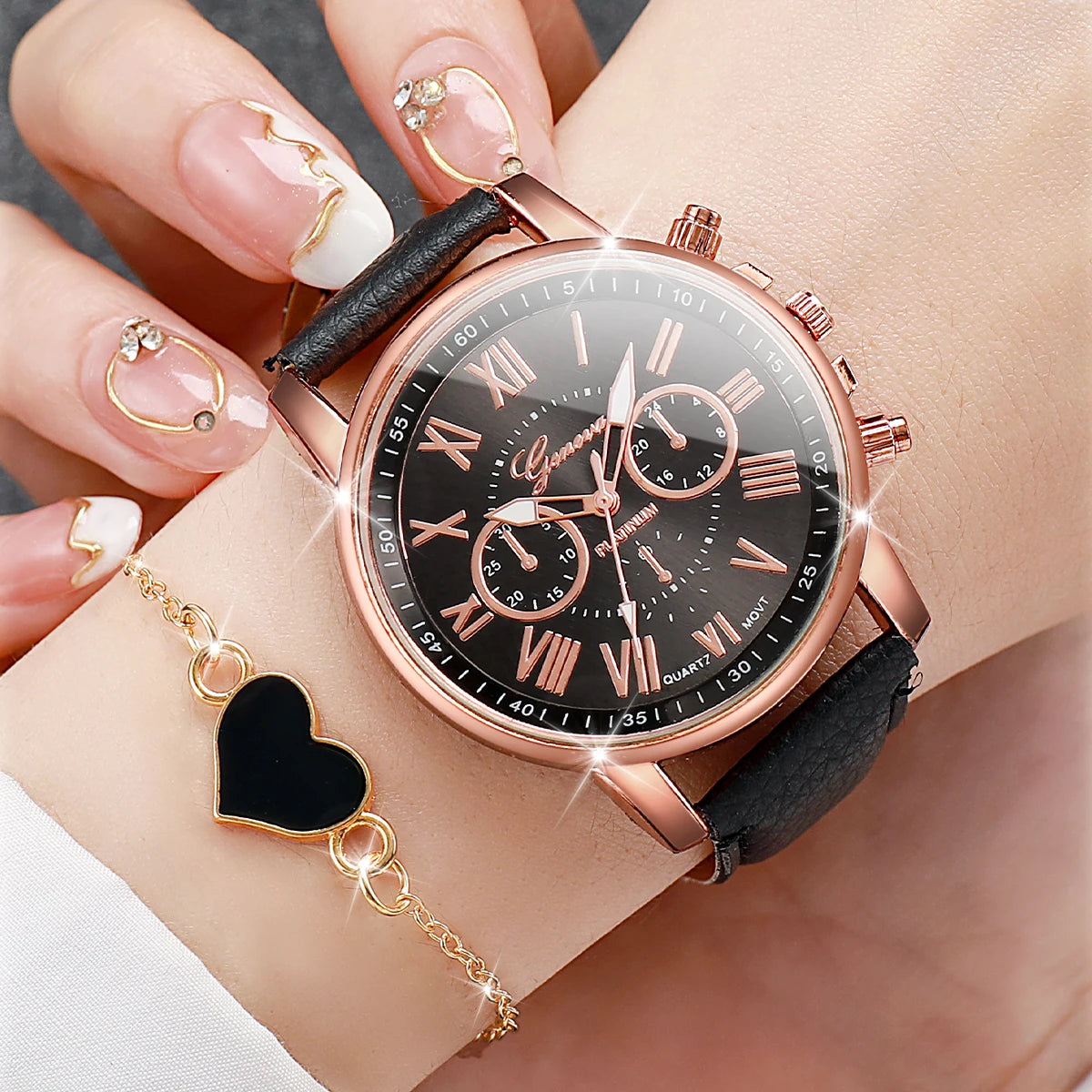 4 pezzi moda donna orologi semplice quadrante Roma orologio al quarzo cinturino in pelle da donna orologi da polso braccialetti a cuore set (senza scatola)