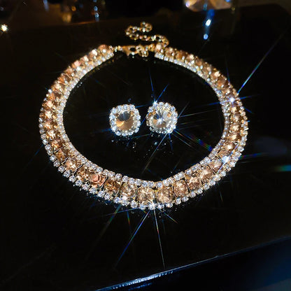 Orecchini a bottone con collana di strass verdi di lusso per le donne collane con Choker di cristallo Set di gioielli per banchetti di matrimoni di moda da donna