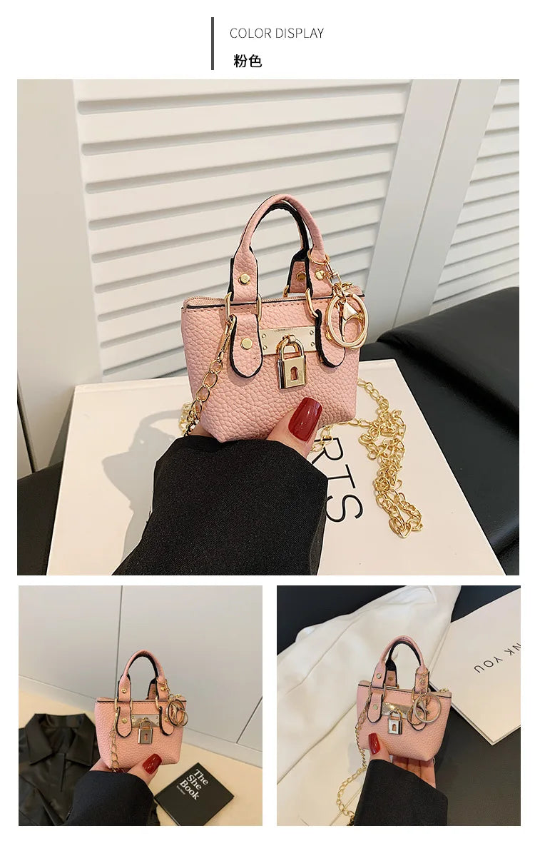 Borsa quadrata piccola da ragazza a tracolla per l'estate 2025, i nuovi bambini classici che portano una borsa a tracolla monospalla. portachiavi portafoglio