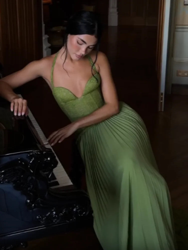 Chic Green Fishbone Halter Abito lungo Lady Solid Sexy Backless Pieghettato Off-spalla Abiti a trapezio 2025 nuovo abito da festa di Natale