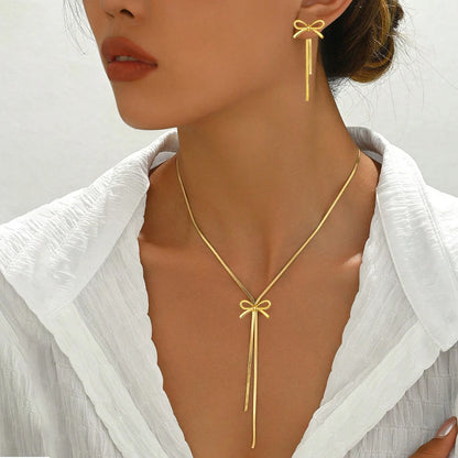 DGIDDK Collana in acciaio inossidabile Atmosfera francese Collana con colletto con nappa con fiocco delicato per gioielli da donna Regalo di compleanno per abbinamenti quotidiani