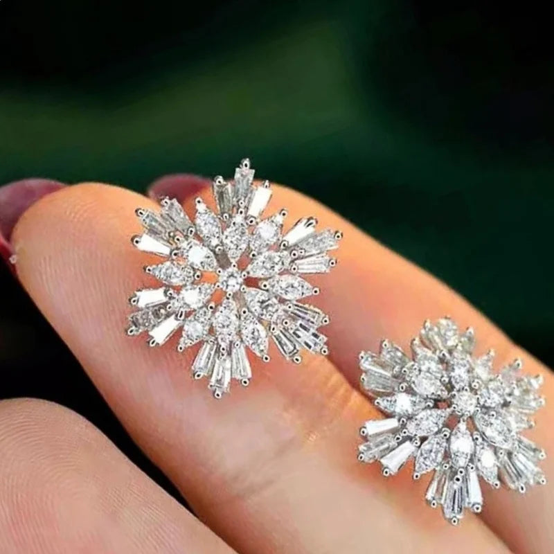 Huitan Orecchini a bottone con zirconi scintillanti da donna Splendidi accessori per piercing all'orecchio alla moda per la festa nuziale femminile Nuovi gioielli