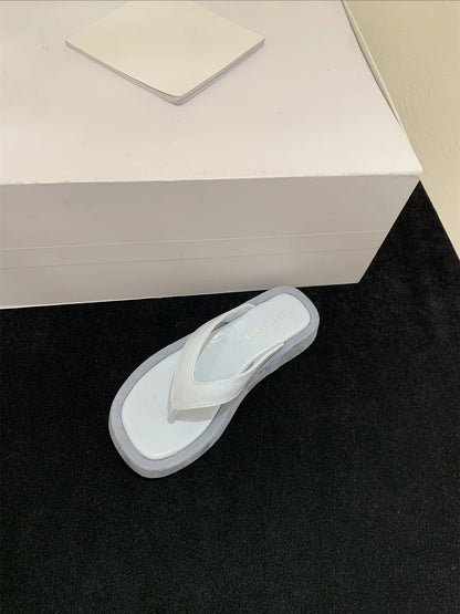 Damen-Slipper für den Sommerurlaub am Strand, modische Plateau-Zehenstegschuhe in Unifarben, minimalistische, vielseitige Damen-Sandalen für den Alltag