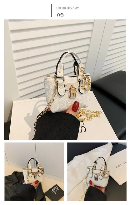 Borsa quadrata piccola da ragazza a tracolla per l'estate 2025, i nuovi bambini classici che portano una borsa a tracolla monospalla. portachiavi portafoglio