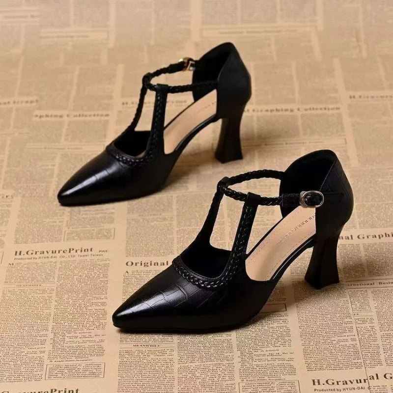 Nuovi sandali estivi con cinturini, a punta, con tacco grosso e intagliati, eleganti scarpe da donna con tacco alto per il commuting