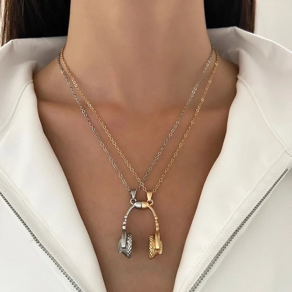 Collana di nuova moda semplice color argento con ciondolo a forma di cuore d'amore, collana con ciondoli a catena, per gioielli da festa da donna, da indossare ogni giorno
