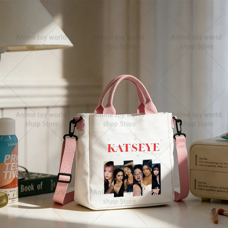 KATSEYE Borse di tela da donna Borsa a tracolla per ragazze Borse tote moda Ragazza Borsa tote per cartoni animati Borsa di grande capacità Borse per la spesa Regalo