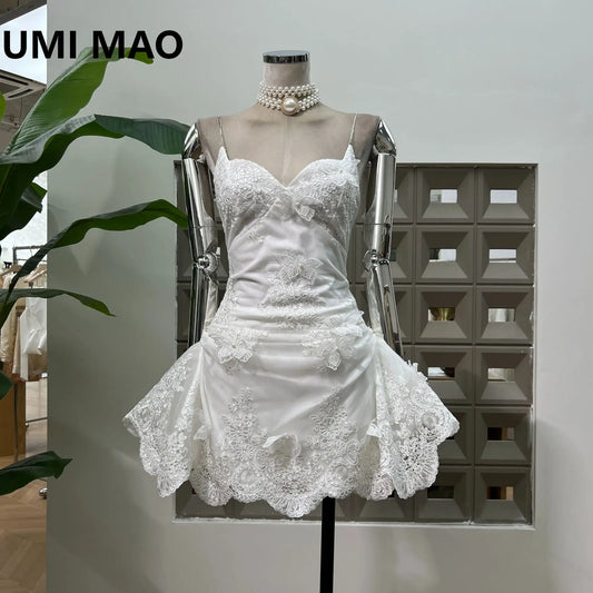 UMI MAO Abito sexy estivo Maglia con giunture Industria pesante Pizzo Catena di metallo Tracolla Abito di nicchia dal taglio basso