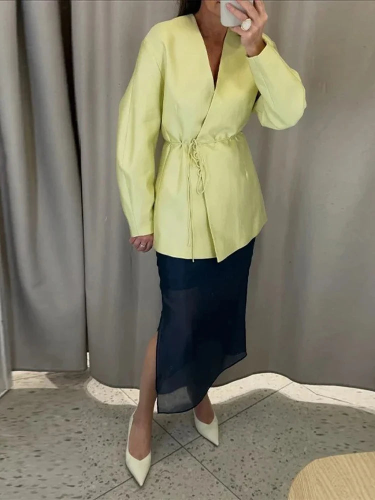 Completo Elegante da Donna: Top a Maniche Lunghe con Scollo a V e Pizzo, Pantaloni a Gamba Larga, Completo Femminile in Raso Tinta Unita Primavera Estate 2026