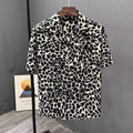 Camicia a maniche corte con stampa leopardata Design da uomo di nicchia Moda Versatile Casual Estate Stile sottile 2025 Nuovo top alla moda