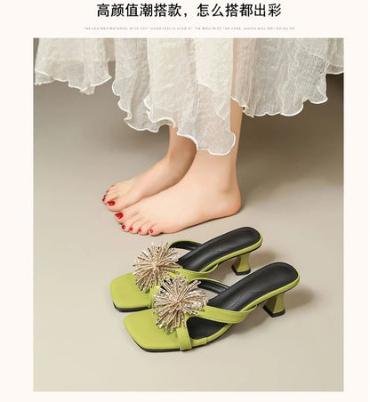 Damen-Sommersandalen 2026 Neue High-End-Outdoor-Trend-Strass-Sandalen mit klobigem Absatz