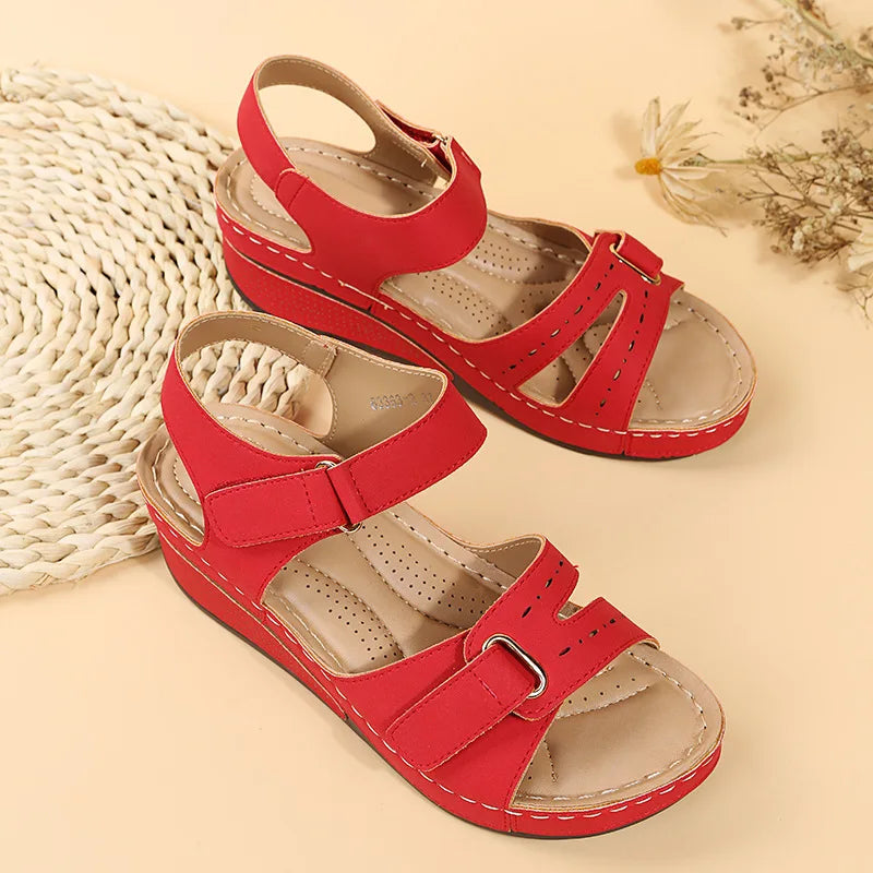 Sandali con zeppa estivi per donna 2025 Scarpe da spiaggia antiscivolo di nuova moda Donna Sandali con plateau casual leggeri Mujer Plus Size