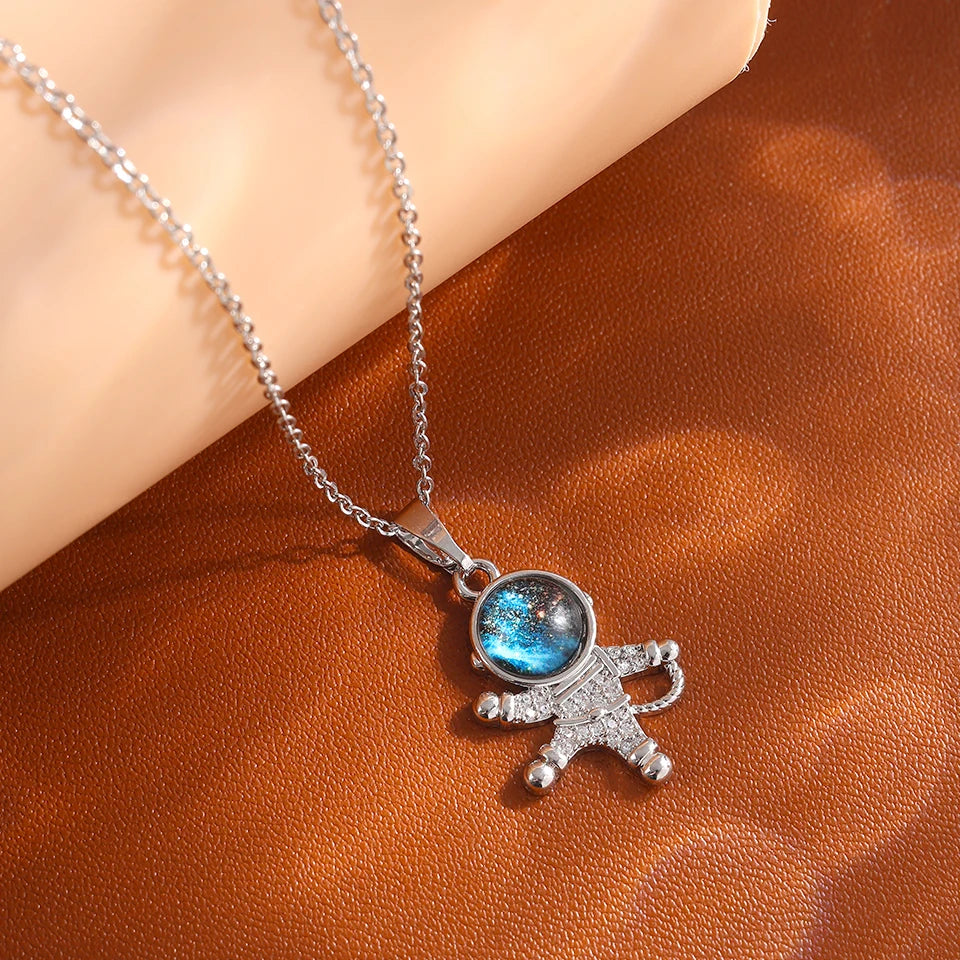 Collana di lusso leggera in acciaio al titanio con serie Star per donna, colore oro, pianeta, luna, astronauta, collane con ciondolo, gioielli, regali