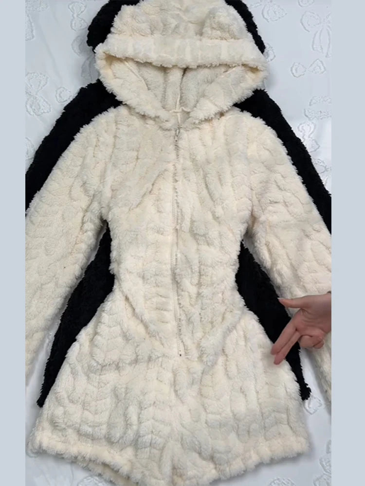 Tuta Corta Calda con Motivo Orsetto Cartoon Trendy, in Peluche e Flanella con Cappuccio, per Donna, Nuova Collezione Autunno Inverno, Outfit Comodo