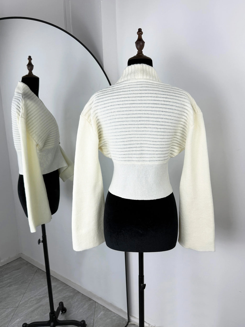 Tuularose Autunno Cardigan lavorato a maglia da donna New Vintage scava fuori maglione a maniche lunghe 2025 Casual Streetwear Top in maglia bianca femminile