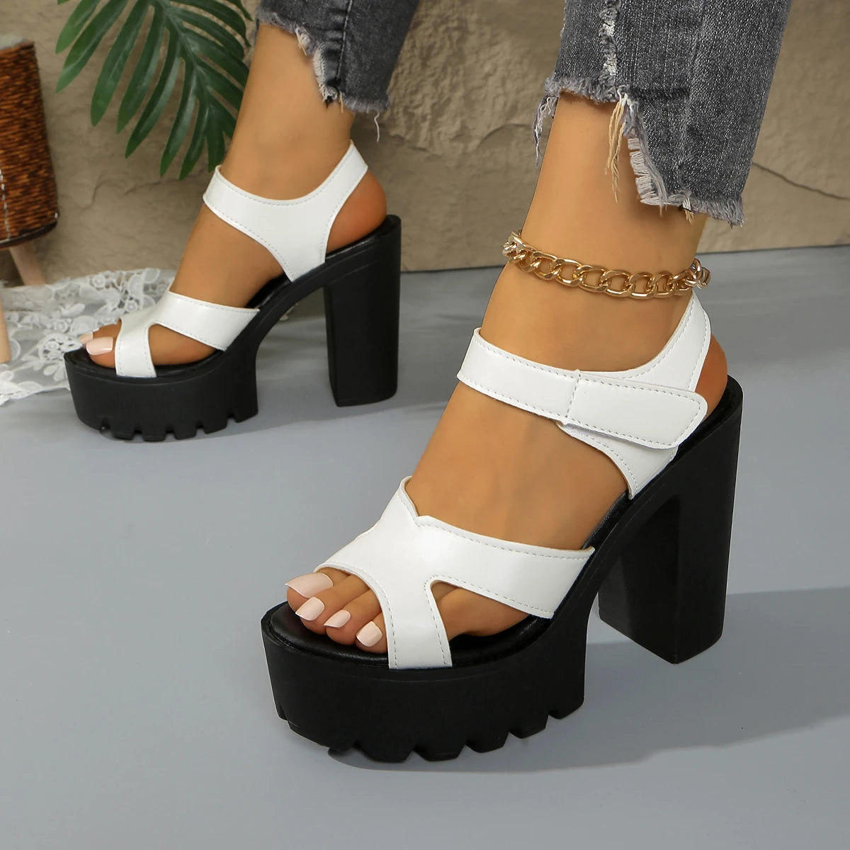 Sandales femme 2025 Nouvelle plateforme d'été Sandales à talons hauts Femme Imperméable Talons super hauts et épais Chaussures femme Zapatos De Mujer