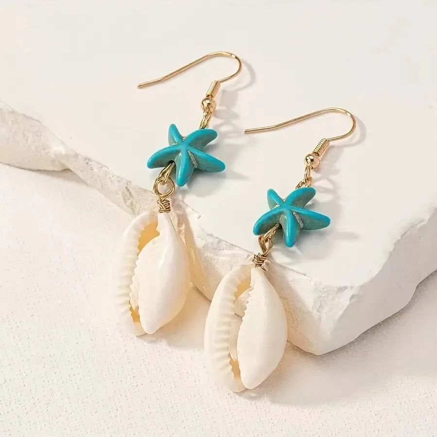 Orecchini posteriori irregolari placcati in oro delicati alla moda Orecchini con fiori color crema di alta qualità dal design pesante, il miglior regalo per la famiglia per i