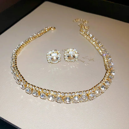 Orecchini a bottone con collana di strass verdi di lusso per le donne collane con Choker di cristallo Set di gioielli per banchetti di matrimoni di moda da donna
