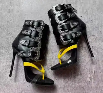 Sandales d'été à talons hauts pour femme, sandales à talons hauts pour femme avec bout pointu, décoration en métal, bride à boucle en PVC, tongs, chaussures sexy à talons hauts pour femme