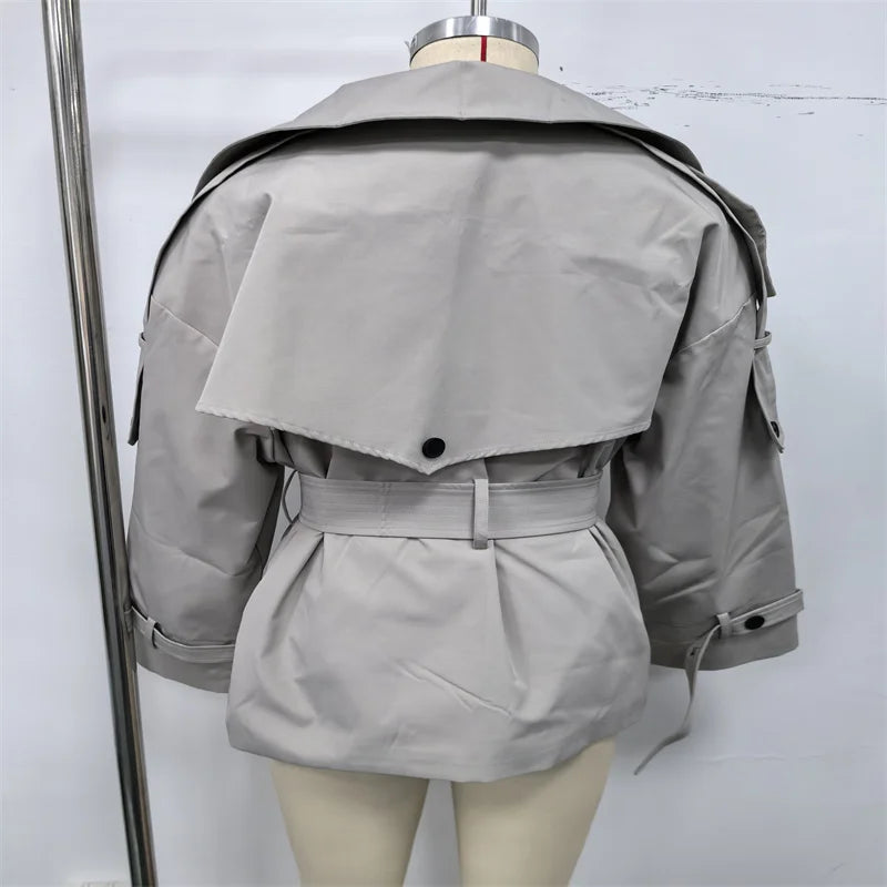 Trench Coat Corto da Donna con Cintura, Collo a Risvolto, Maniche Lunghe, Oversize, Antivento, Primavera-Autunno 2026