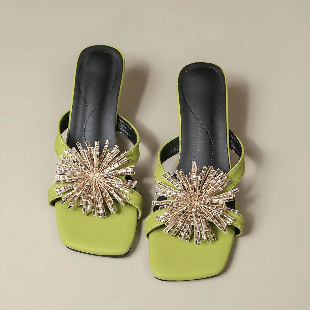 Damen-Sommersandalen 2026 Neue High-End-Outdoor-Trend-Strass-Sandalen mit klobigem Absatz