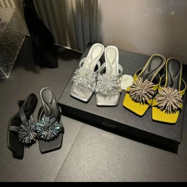 Damen-Sommersandalen 2026 Neue High-End-Outdoor-Trend-Strass-Sandalen mit klobigem Absatz