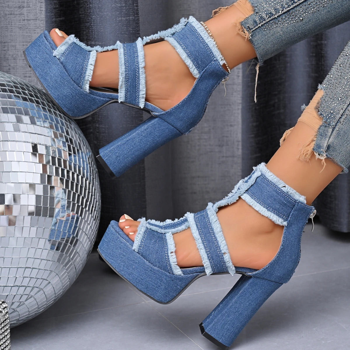 Sandales d'été pour femme Nouvelle plateforme en denim bleu Sangle de cheville Chaussures à talons hauts pour femme Sandales sexy à bout ouvert mode d'extérieur
