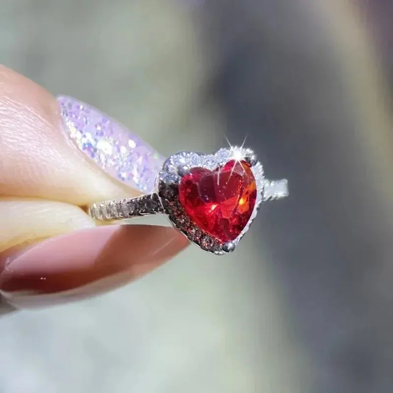 Anelli di fidanzamento classici a forma di cuore color argento per le donne Bianco Rosso CZ Pietra intarsiata Gioielli di moda Regalo per la festa nuziale