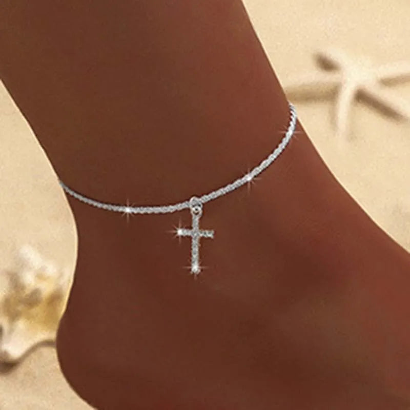 Cavigliera a catena sottile scintillante per donna Bracciale a doppio strato con ciondolo a forma di croce a cuore con zirconi sul piede della gamba Gioielli da spiaggia estivi alla moda