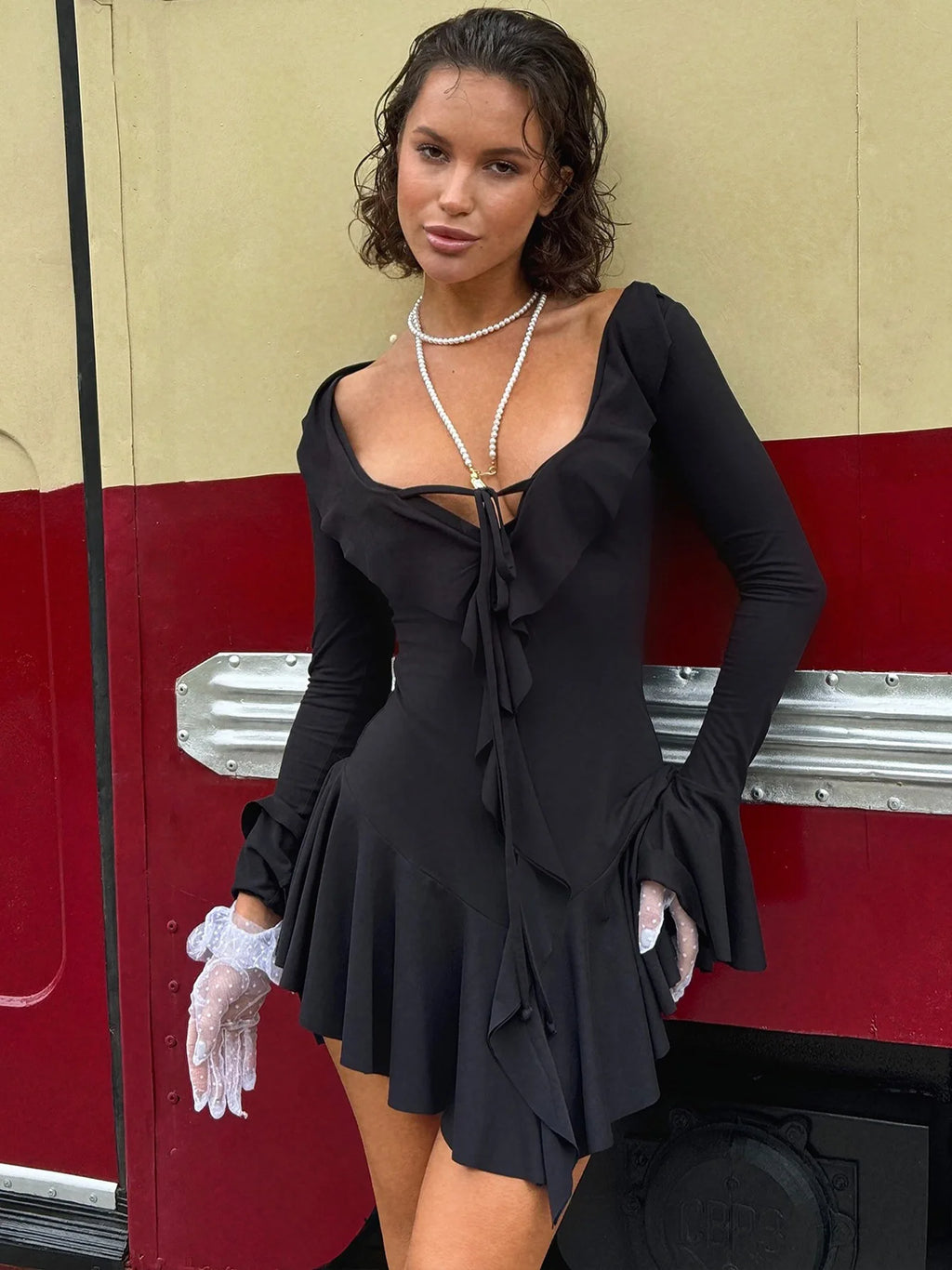 Abito corto sexy con volant patchwork bianco nero Abito corto da donna con maniche lunghe svasate con lacci Mini abiti da festa da sera Donna Blu Rosa Rosso