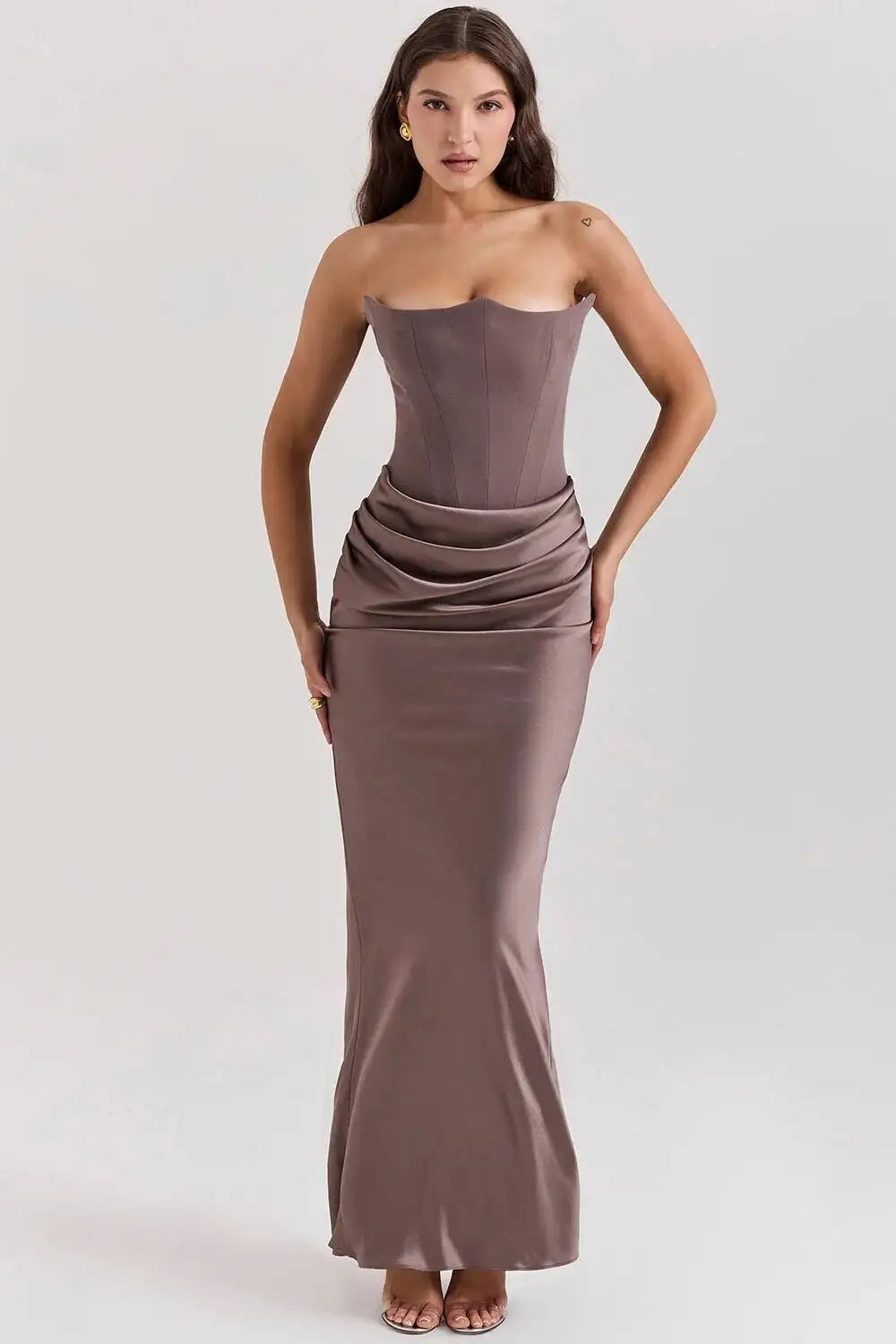 Giyu Sexy Satin Evening Club Abiti da festa Donna 2025 Estate senza spalline con spalle scoperte Lisca di pesce increspato Maxi abito lungo Abito elegante
