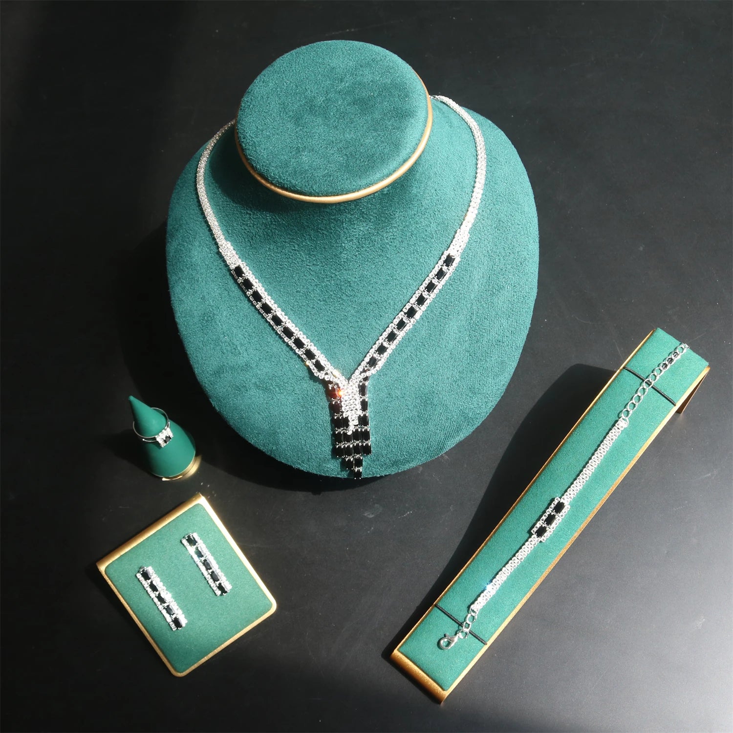 Fashion Jewelry Set For Women Party Gift Simply Wedding Bridal 4PCS Jewelry Necklace Earring Bracelet Ring Evening Gown Accessor