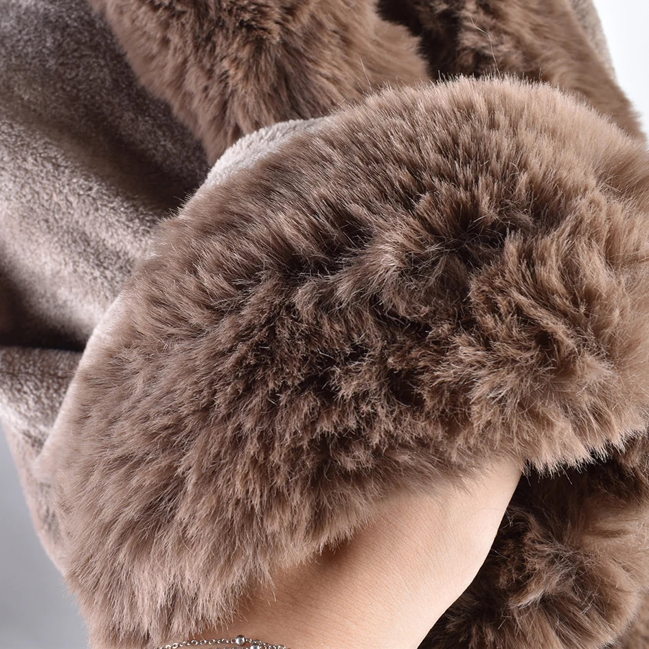 Cardigan da donna in peluche con maniche a pipistrello larghe e maniche a pipistrello in peluche con maniche calde di nuova moda invernale