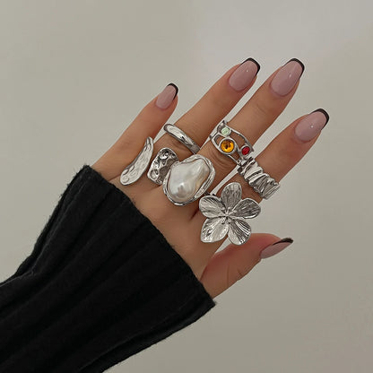 Ingemark 2025 Anello barocco con perla imitazione per donna Anelli aperti eleganti con accessori esagerati per gioielli con design floreale in metallo