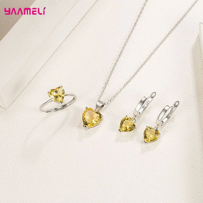 Set regalo di gioielli in argento sterling 925 pregiato per le donne Anello con collana pendente con orecchini Huggie con zirconi a forma di cuore romantico femminile