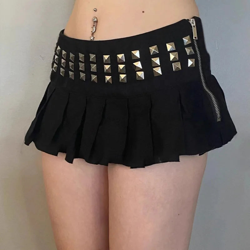 Harajuku Vintage Sexy Rivetto Gonne a pieghe Gonna Hottie Estate New Street Gothic Punk Colore puro E-girl Minigonna Abbigliamento donna