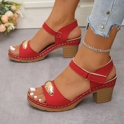 Sandales mode femme 2025 Été Nouveau talon épais Décontracté Rétro Extérieur Plage Tendance Escarpins Sandales à bout ouvert élégantes