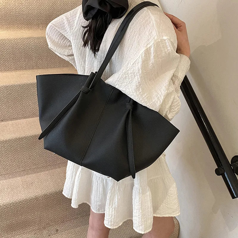 Estate nuova borsa tote di grande capacità moda alla moda modello litchi tinta unita trama semplice borsa monospalla sotto le ascelle
