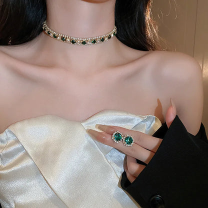 Damen-Strass-Halskette und Ohrringe, modisches Schmuckset, trendige Accessoires für Party und Alltag