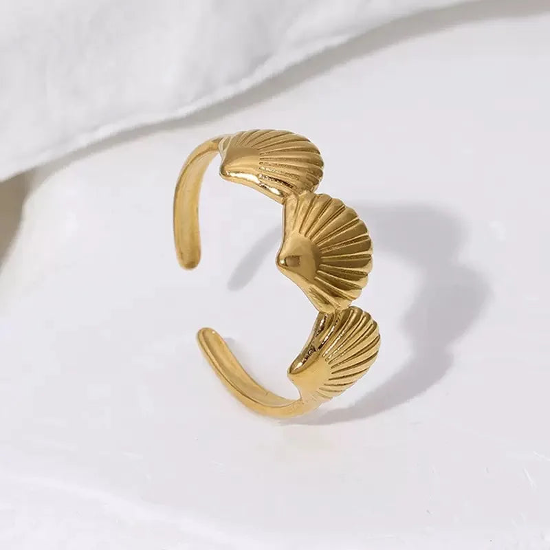 Questo anello di regolazione dell'apertura a bordo largo geometrico di alta qualità e alla moda con oro elettrolitico e design minimalista è Perf