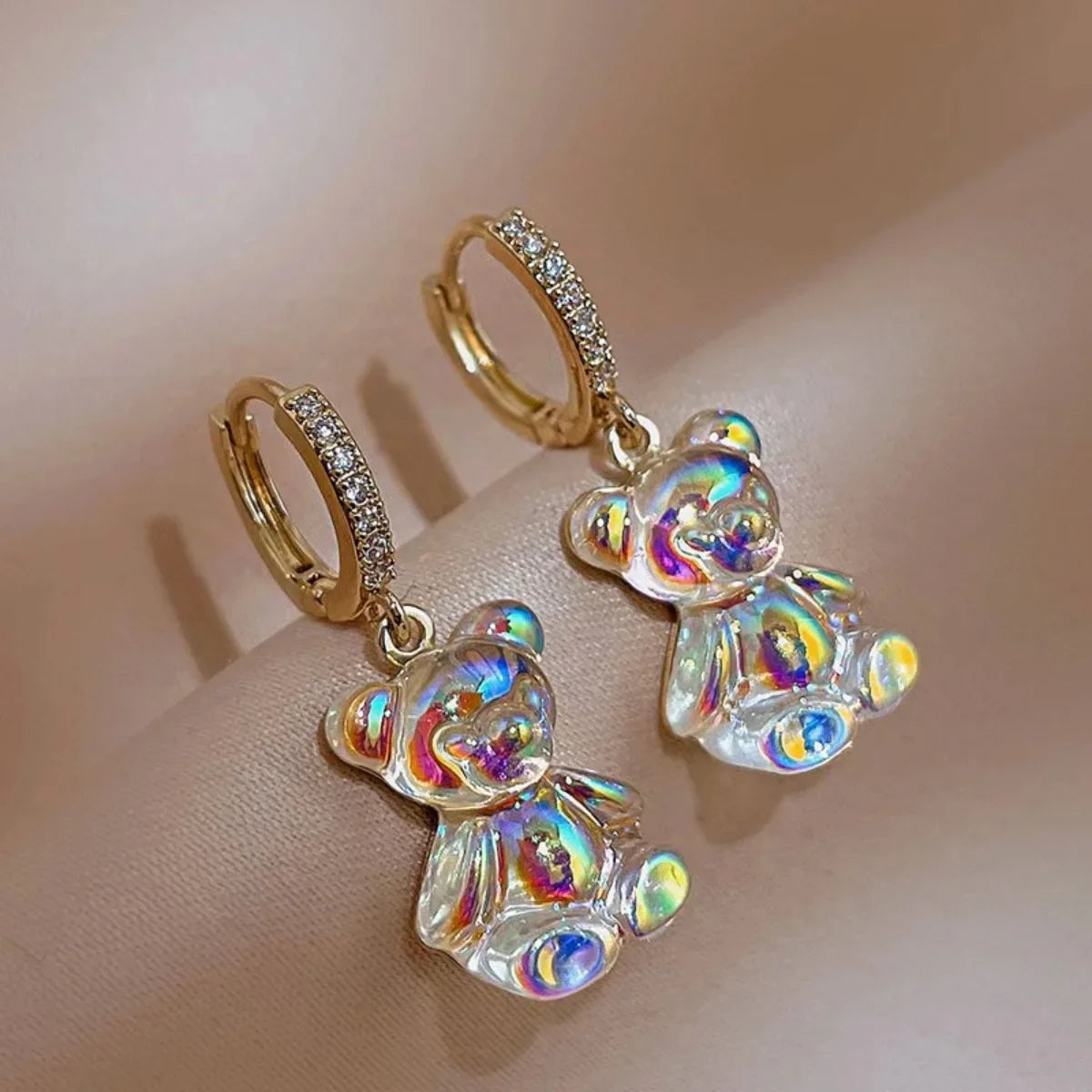 Orecchini pendenti a forma di orsetto con zirconi brillanti in rame dorato |   Nuovi Gioielli Trendy per Feste e Matrimoni |   Regalo Perfetto per Ragazze