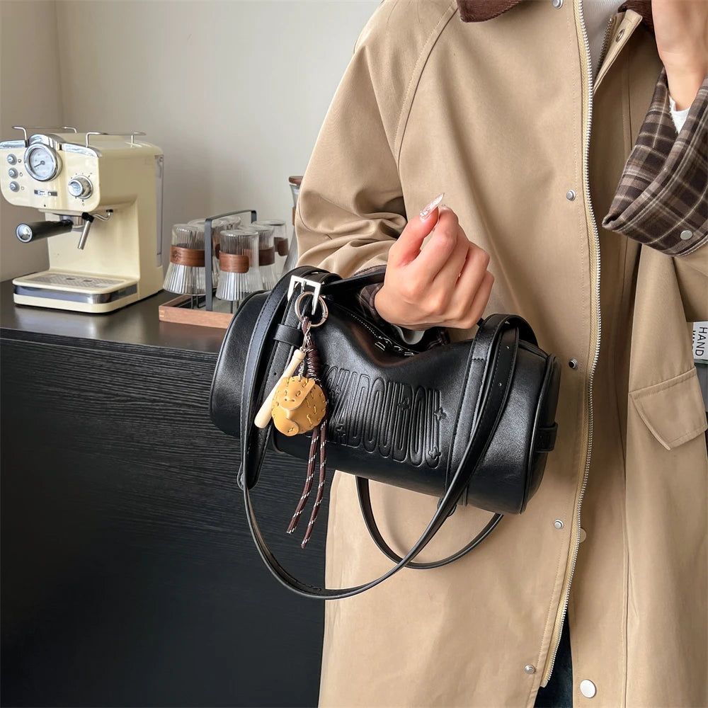 Borse a tracolla multifunzionali a forma di cilindro per donna 2024 Borse invernali di ultime borse firmate Borsa a tracolla di lusso con pendente