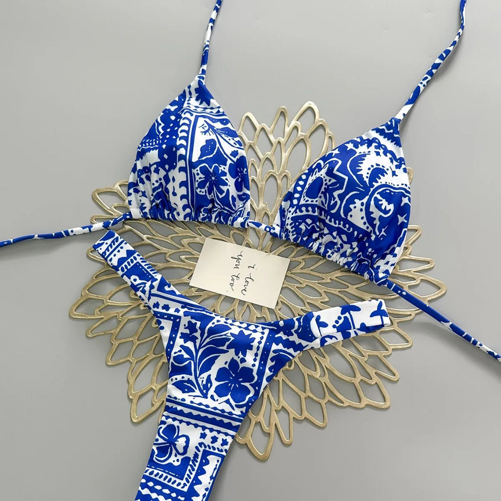 2026 Blau-weißer Porzellan-Bikini mit Print, Neckholder-Triangel-Cup, Split-Badeanzug, Damen-Strandurlaubs-Badebekleidung