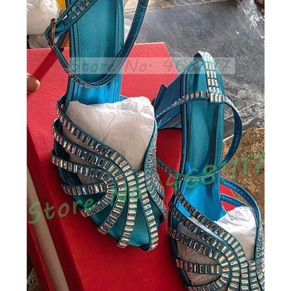 Sandali in raso con tacco medio a gabbia di cristallo da donna Scarpe femminili di lusso in pelle metallizzata Scarpe da sera estive con cinturino alla caviglia da donna