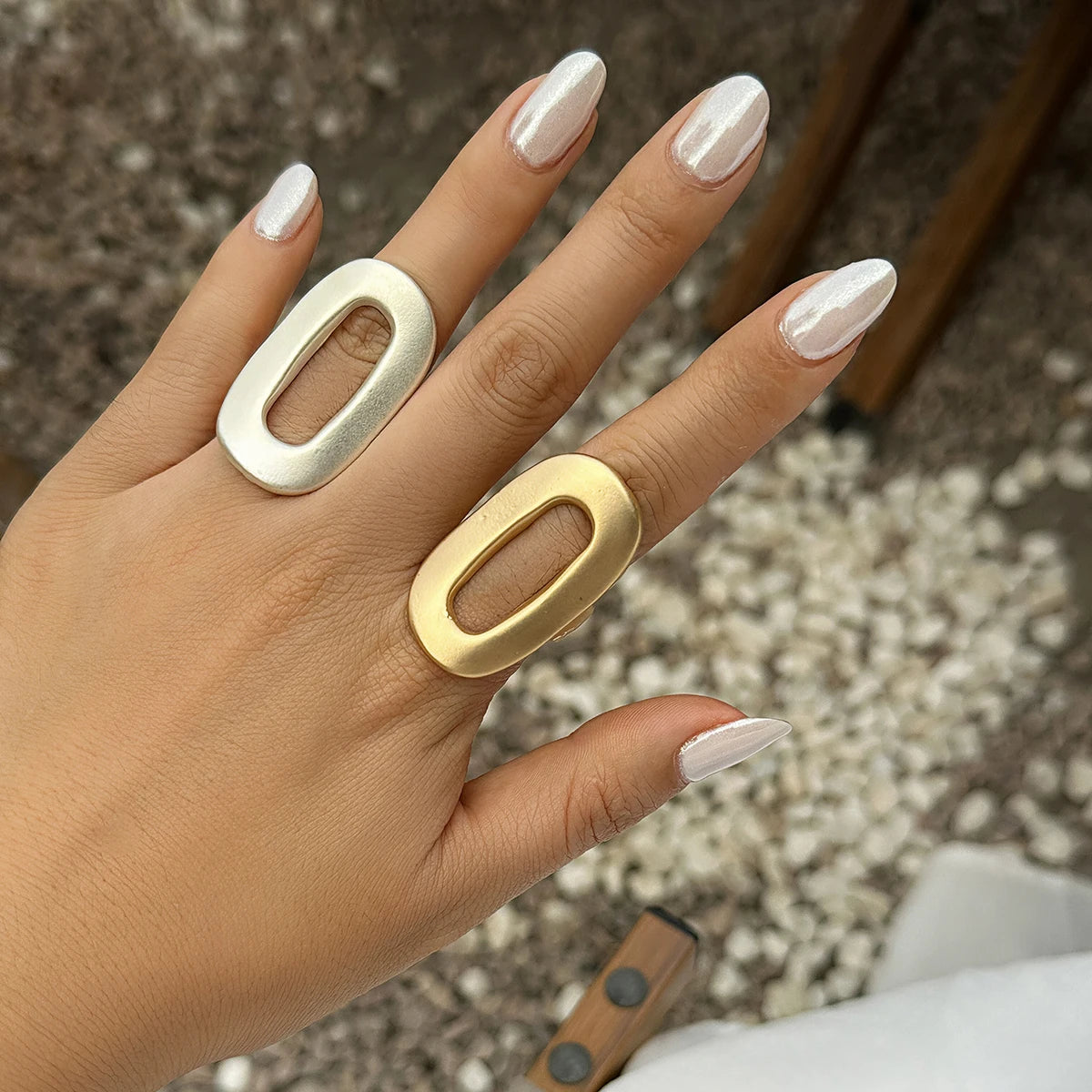 Anelli ovali geometrici grandi scavati esagerati per le donne Anelli opachi regolabili creativi per le dita Gioielli di dichiarazione di moda per ragazze